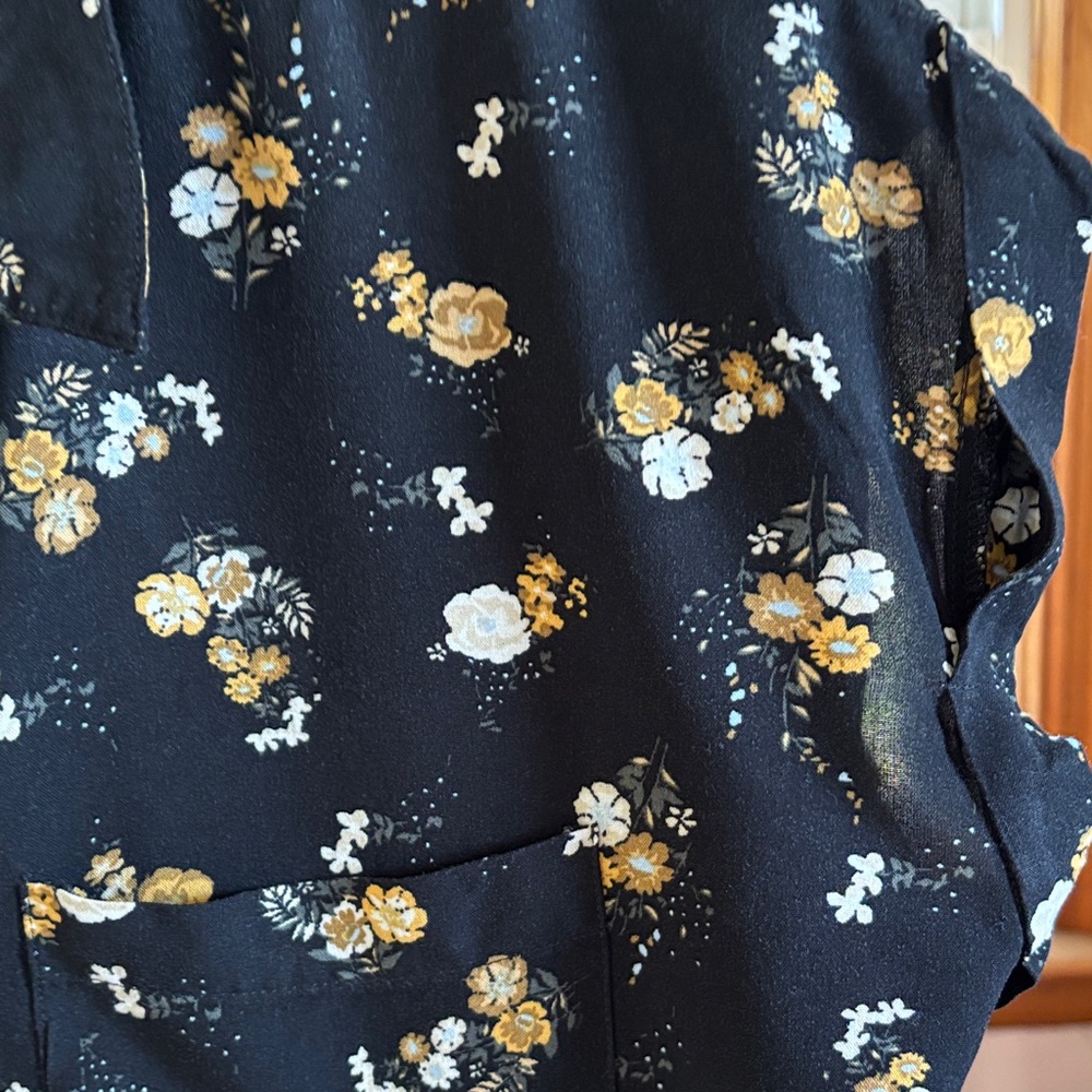 No Boundaries Black Floral Button-Up Blouse XXXL VG - Picture 2 of 3